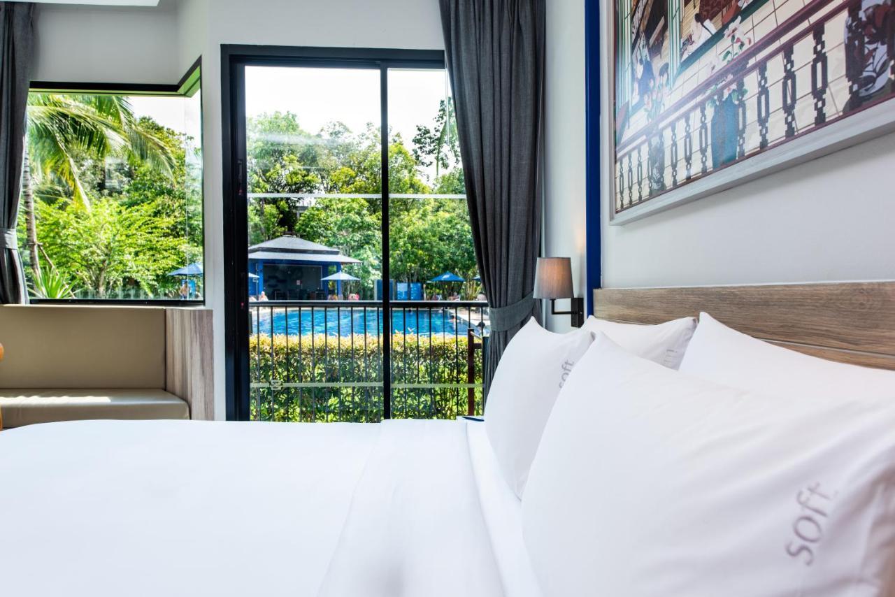 Superior Pool View Room