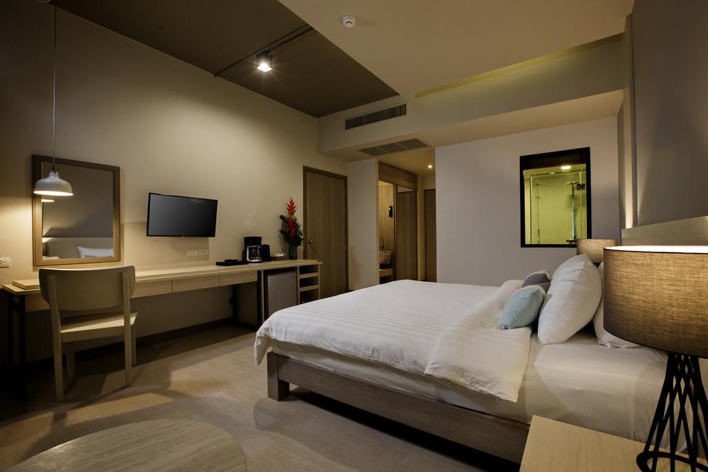 Premier Double or Twin Room with Pool Access