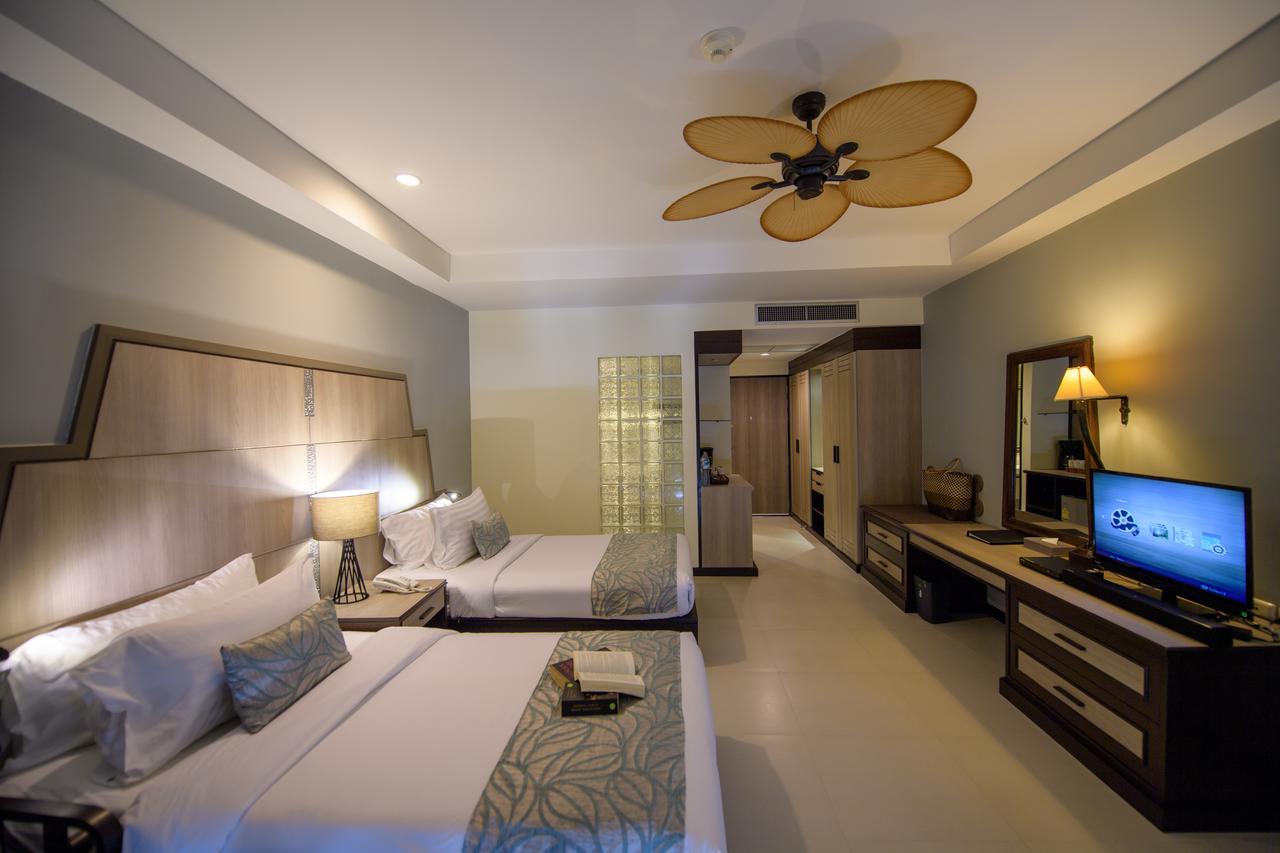 Deluxe Double or Twin Room with Pool Access